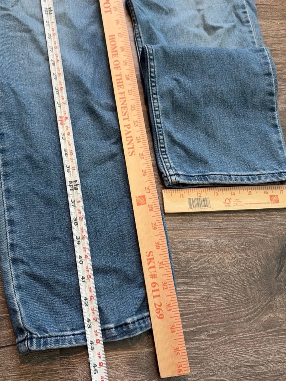 Levi’s 514 Straight Fit Jeans Light Wash Blue Denim Size 36x34